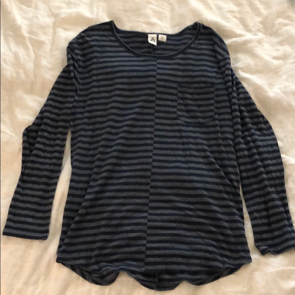 Long sleeve striped feather crew neck shirt